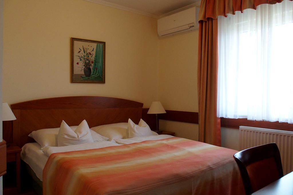 Fortuna Villa Heviz Bagian luar foto