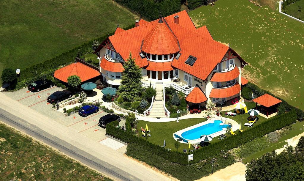 Fortuna Villa Heviz Bagian luar foto